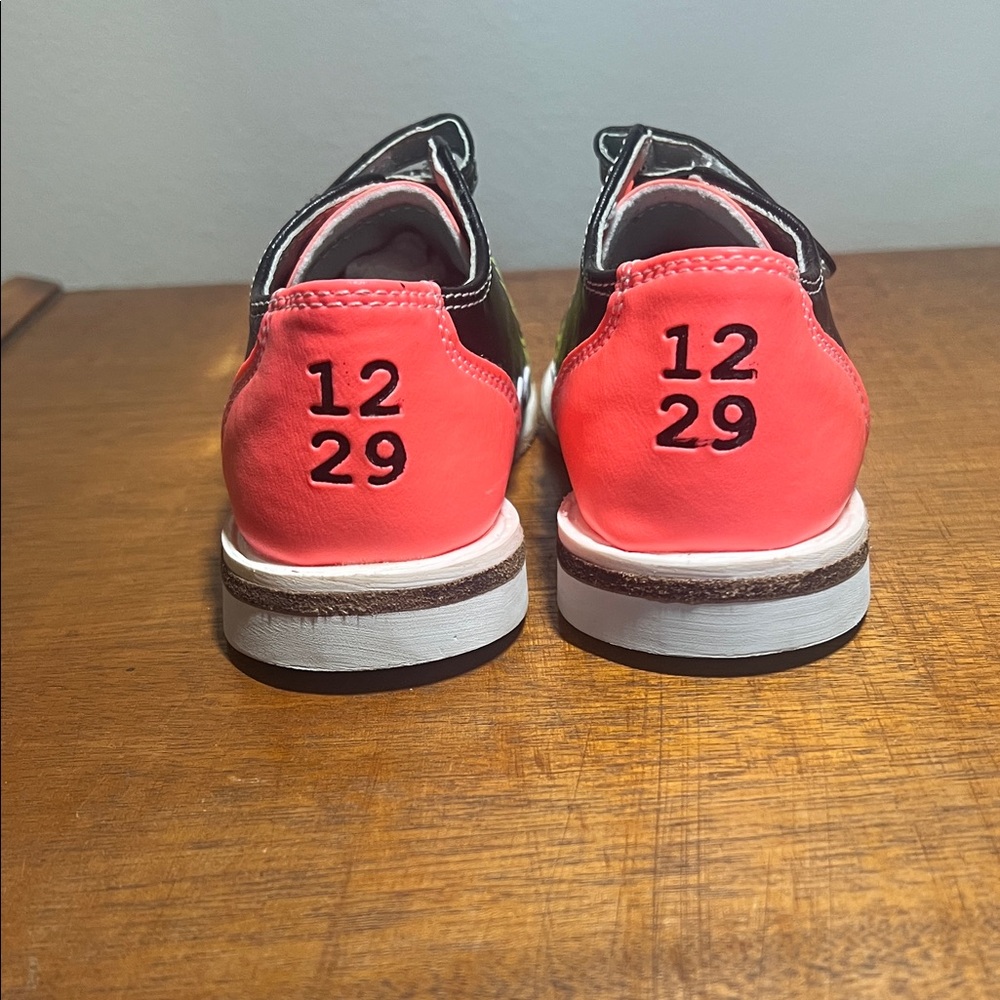 Linds Youth Bowling Shoes Flame Design Velcro - Picture 3 of 5